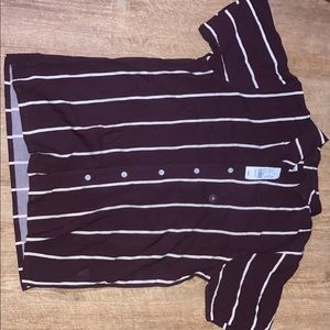 Short-sleeved collared shirt